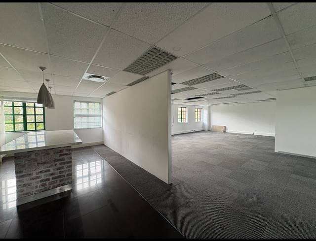 232M² OFFICE TO LET IN CLAREMONT